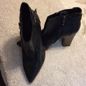 Leather booties Steve Madden size 8.5